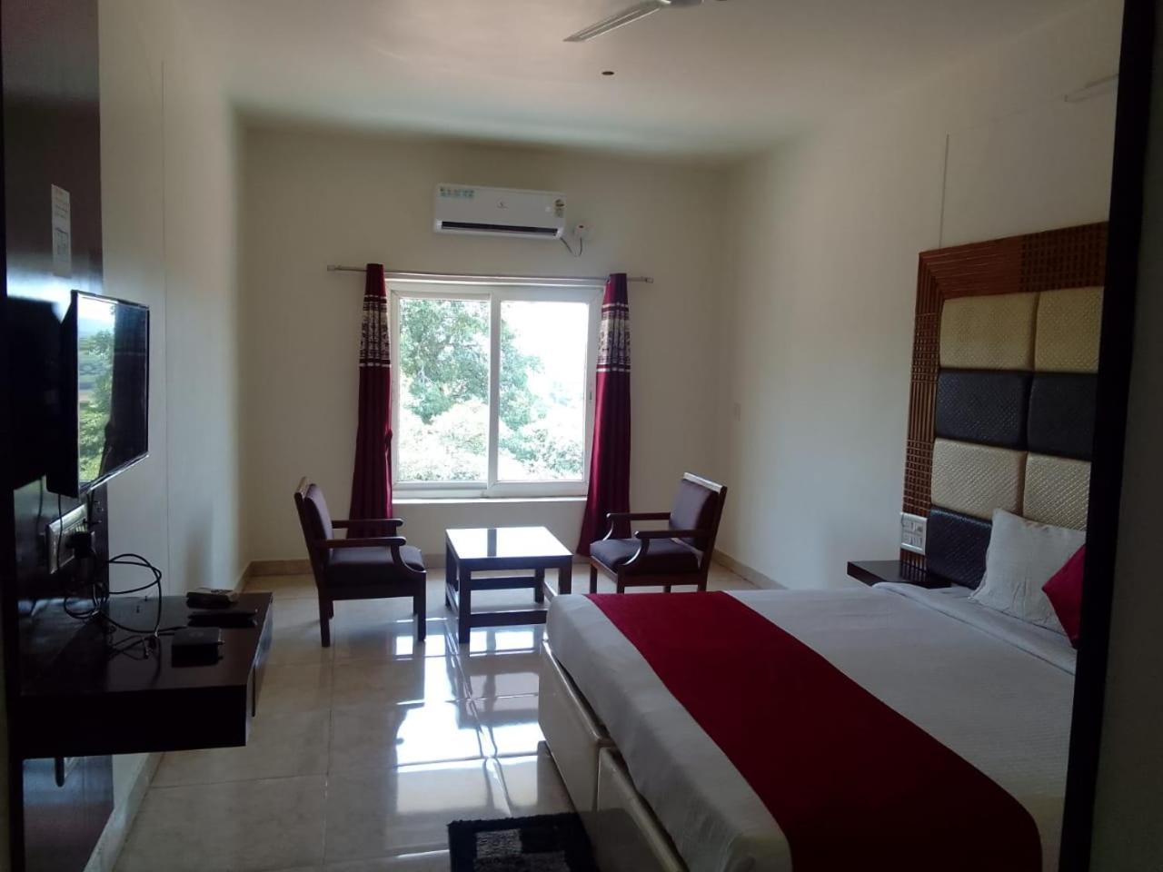 Hotel New Rajdarshan ماديكيري المظهر الخارجي الصورة