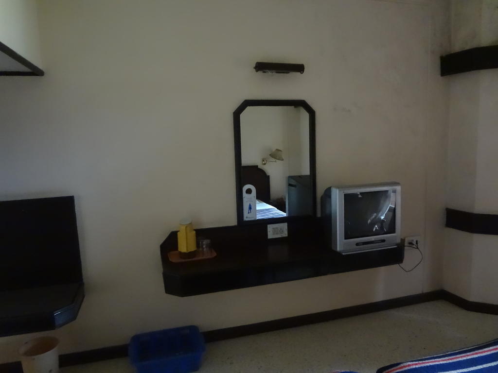 Hotel New Rajdarshan ماديكيري المظهر الخارجي الصورة